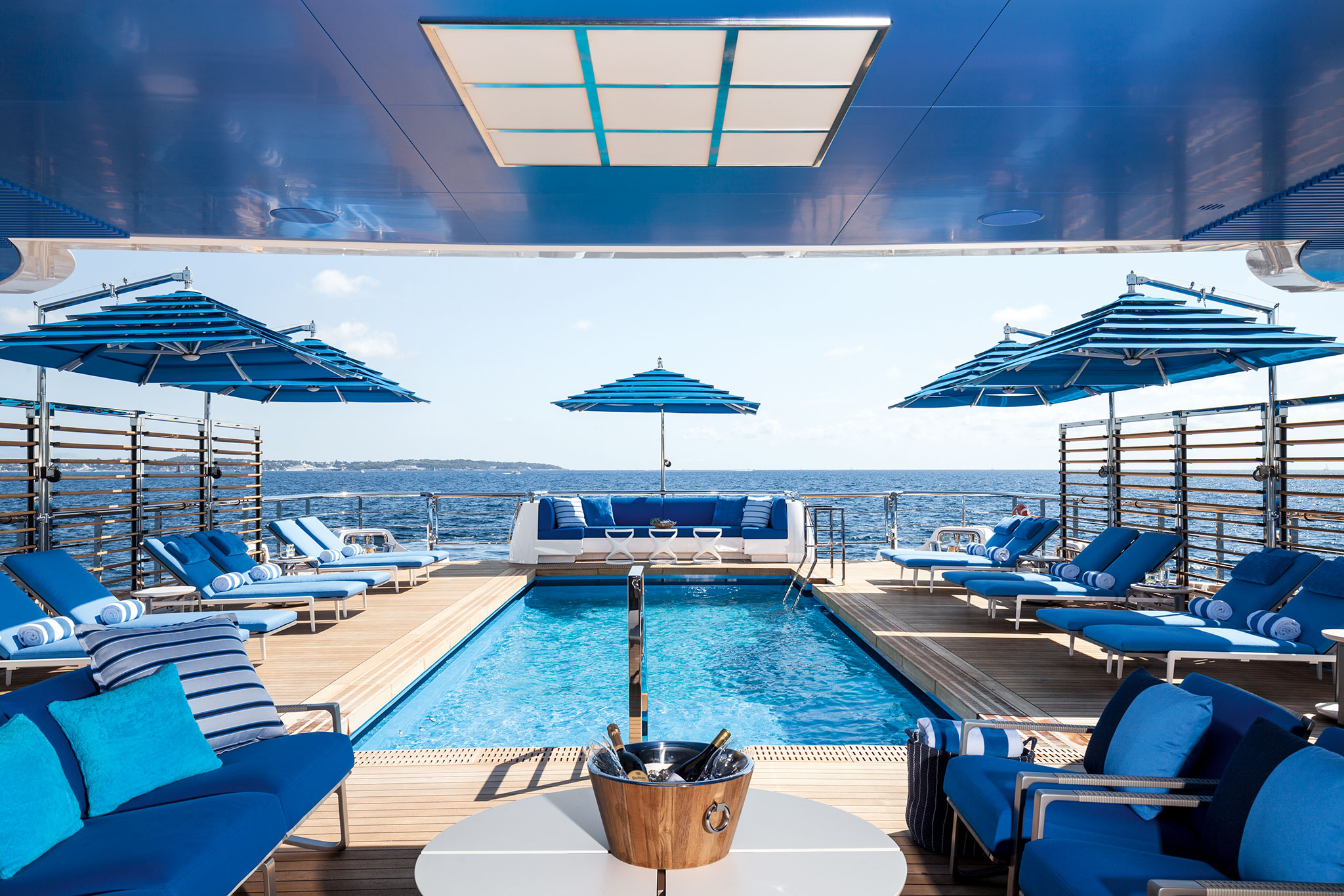 Benetti-MY-Seasense-Main-Deck-Beach-Club-yachts-france-167